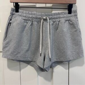 Vuori Women’s Halo Performance Pale Gray Shorts Small